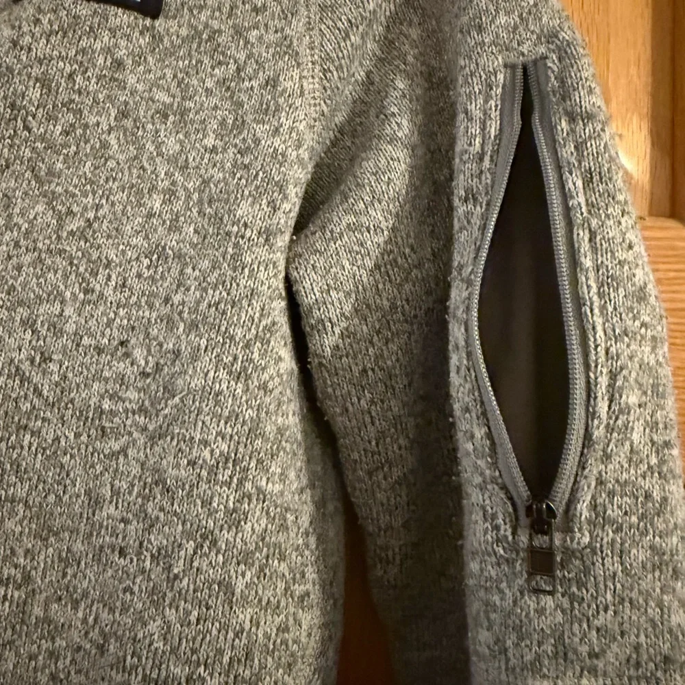 Patagonia gray 3/4 zip sweatshirt size women’s small with zipper pocket - Picture 3 of 6